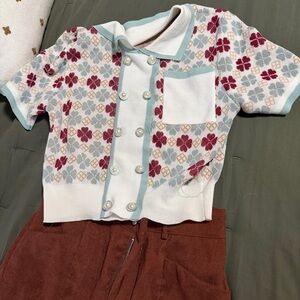 Women’s petite outfit